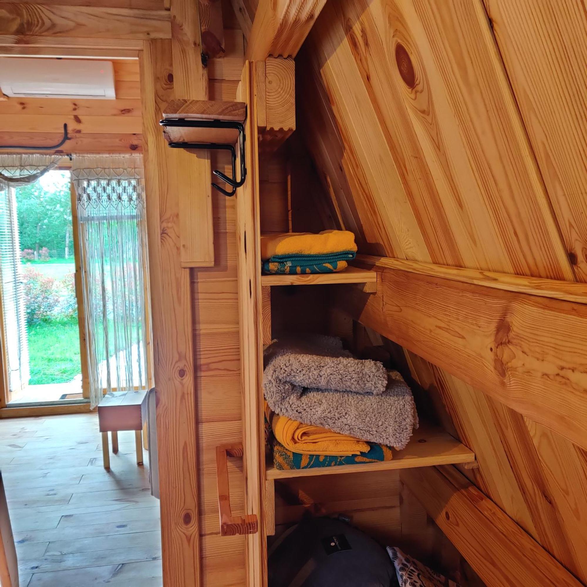 Tipi Apache Des Monteaux Vivy